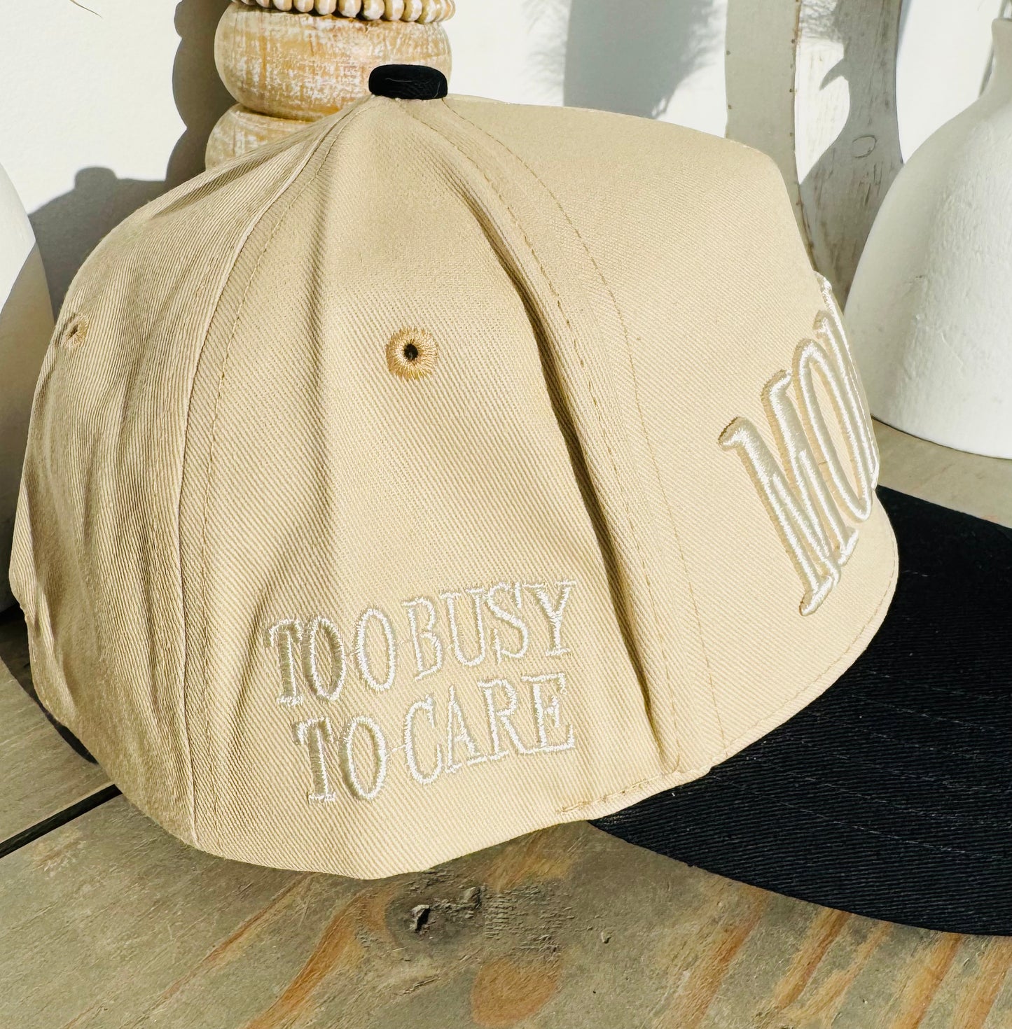 MOMMIN’ beige and black hat
