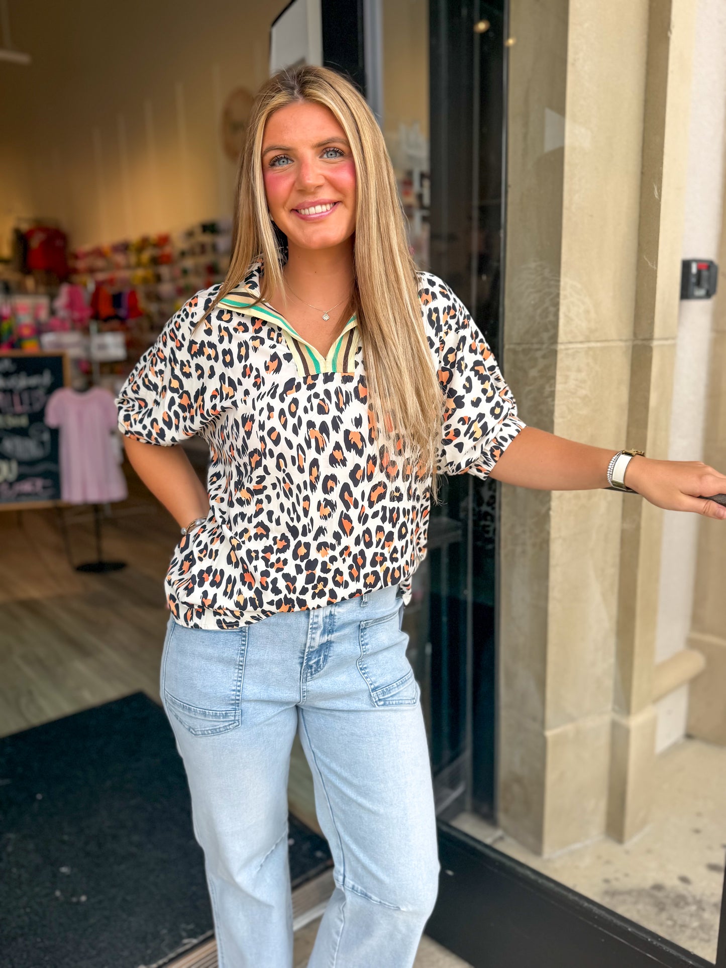 Leopard shirt / green trim