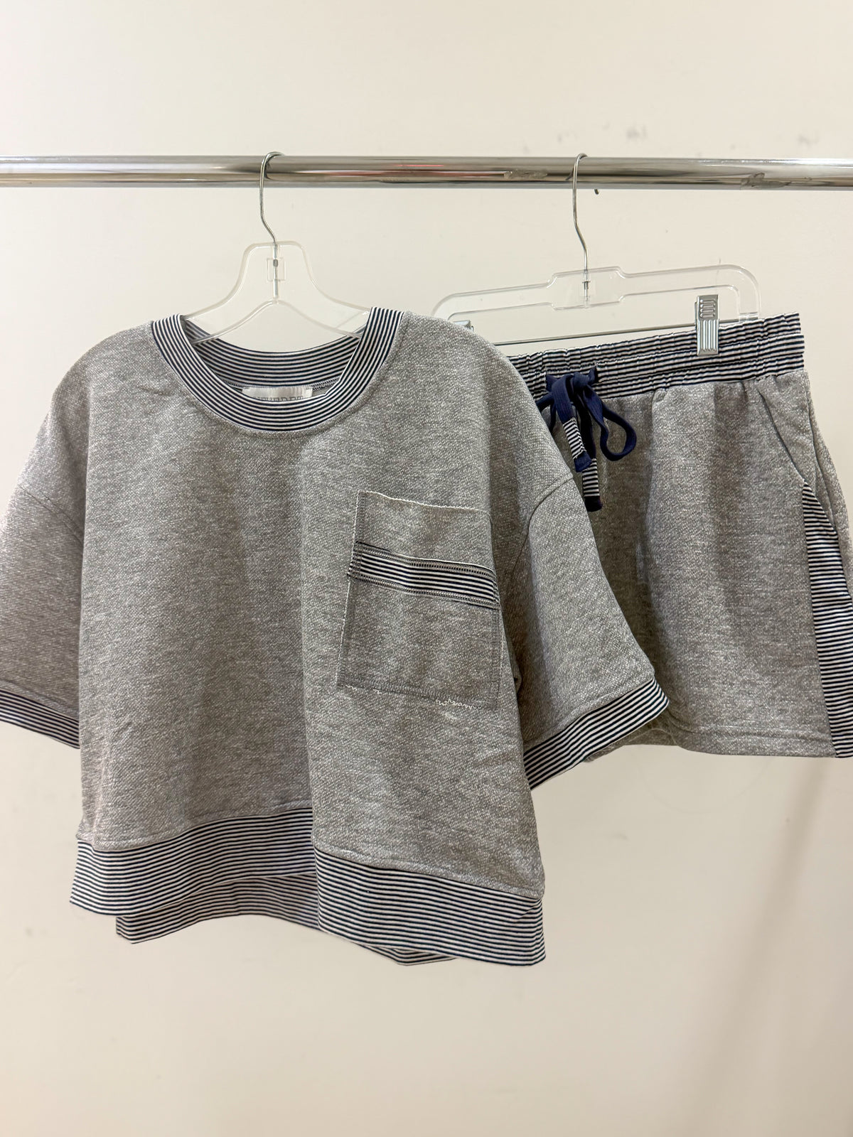 Lounge set-grey stripes