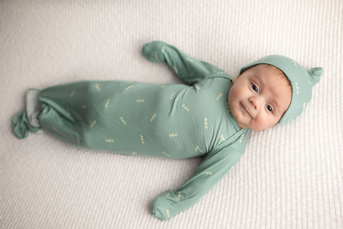 Arrow Print Knotted Newborn Baby Gown Pajamas