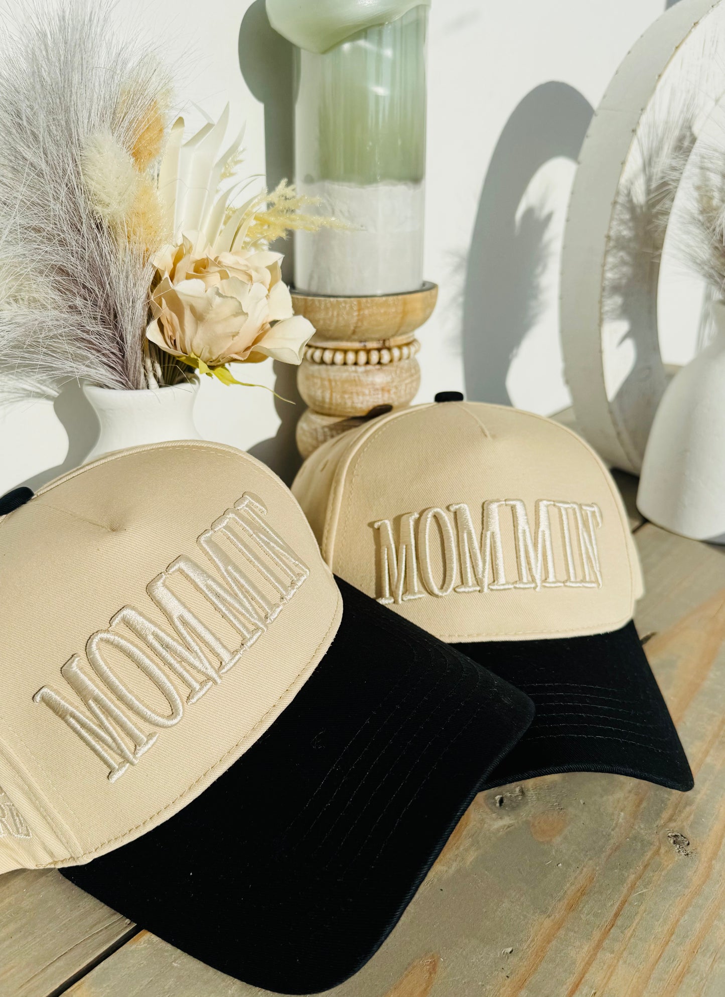 MOMMIN’ beige and black hat